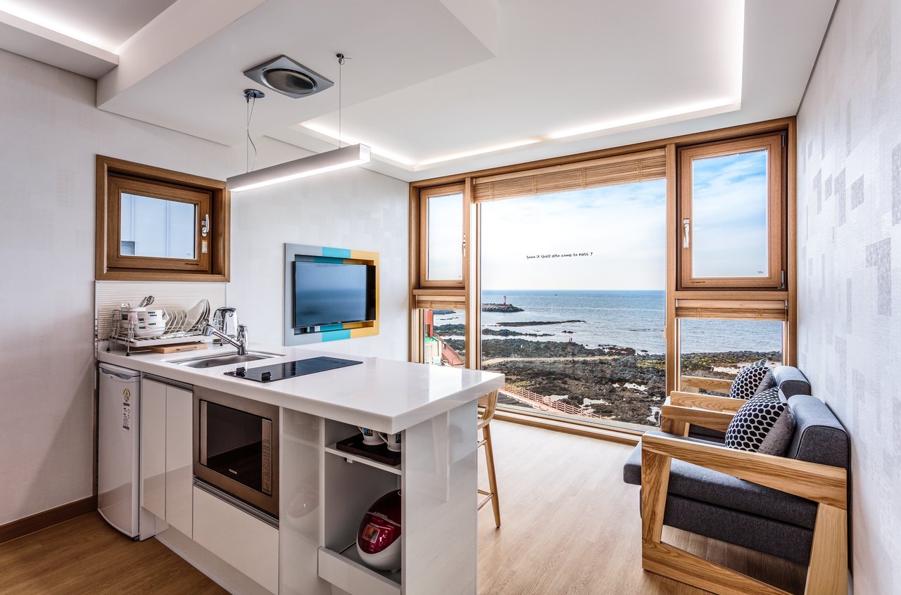 penthouse photo 1