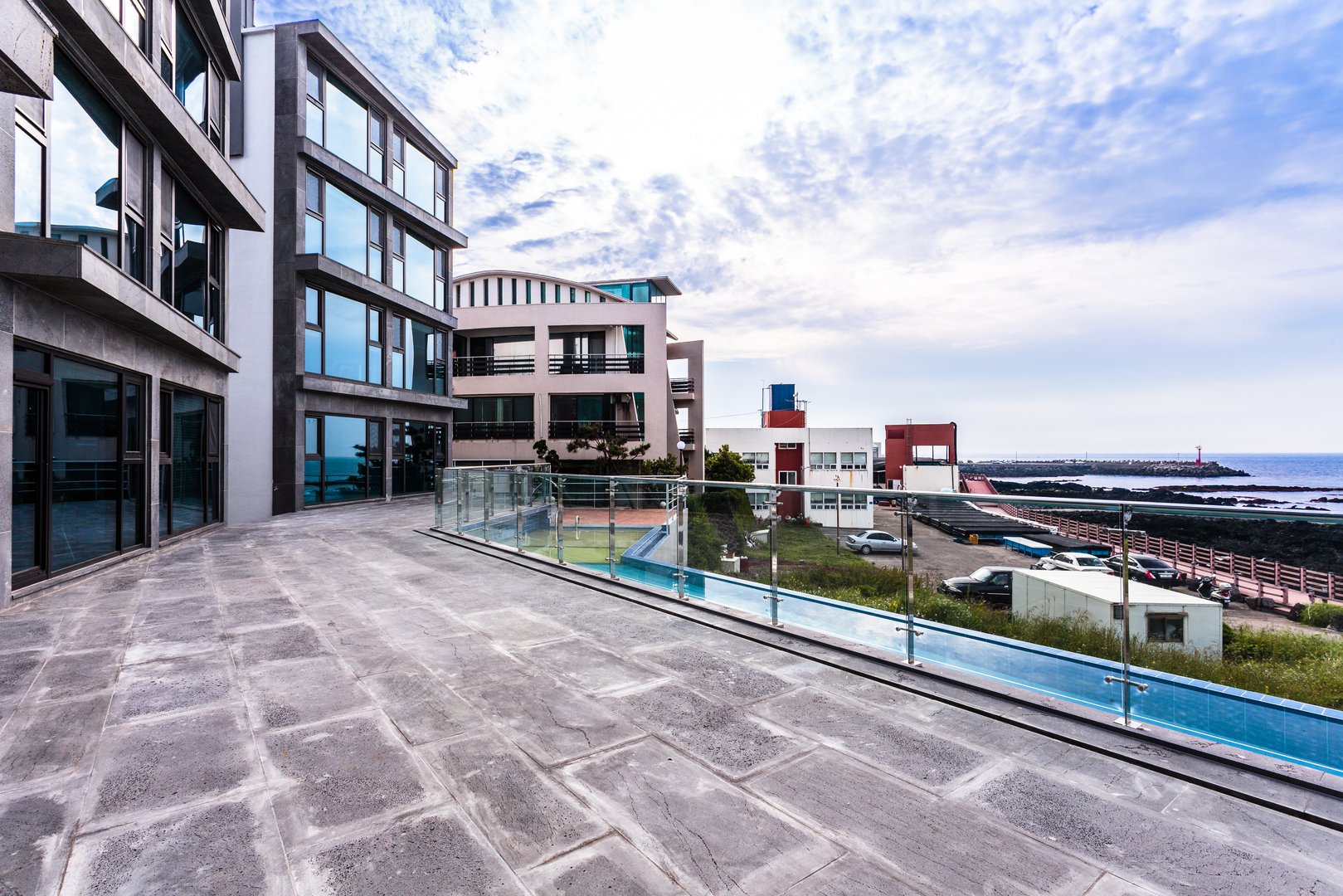 Pool daytime 5