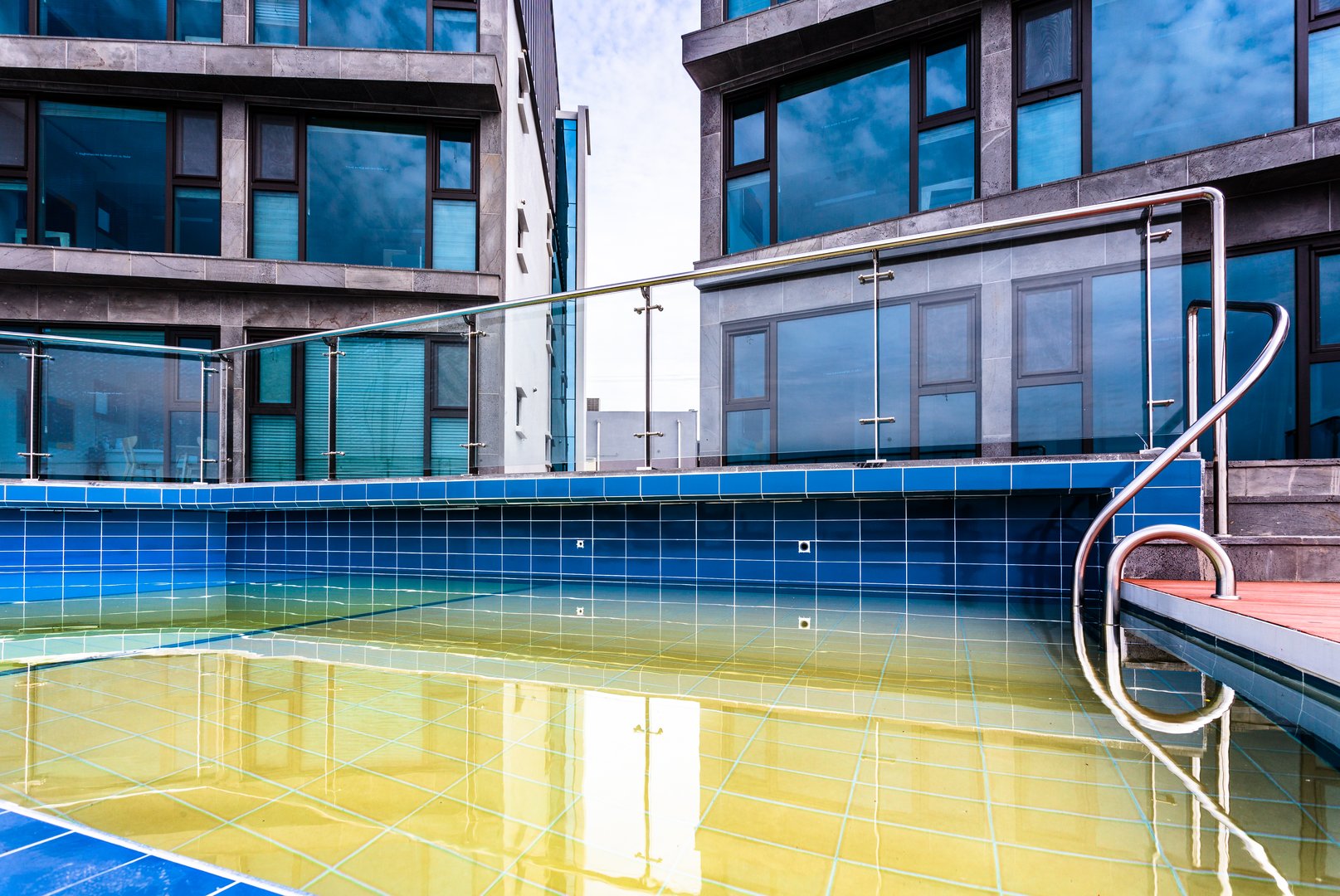Pool daytime 7