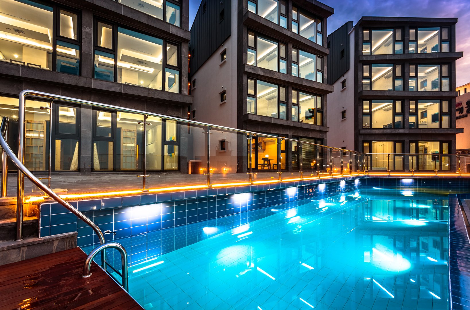 20M Outdoor Pool